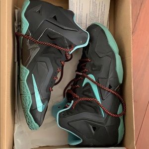 Lebron XI (GS) Nike shoes